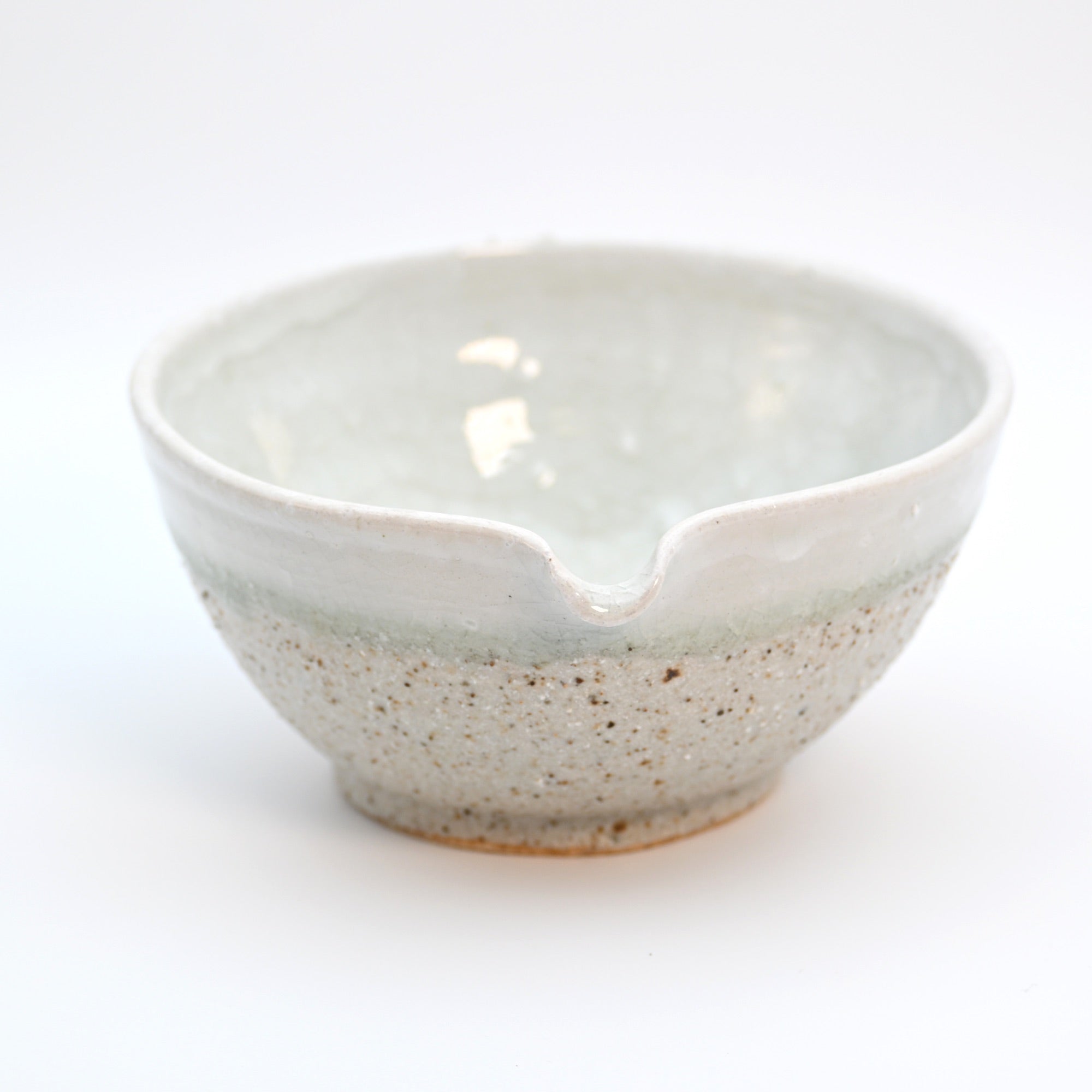Katakuchi Matcha Bowl – White Pebble