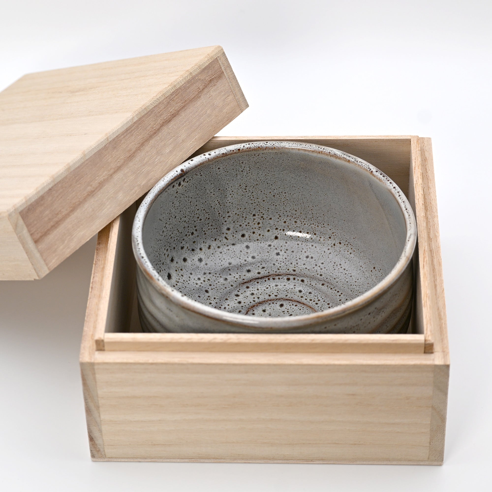 Matcha Bowl – Stone Mist Hasami