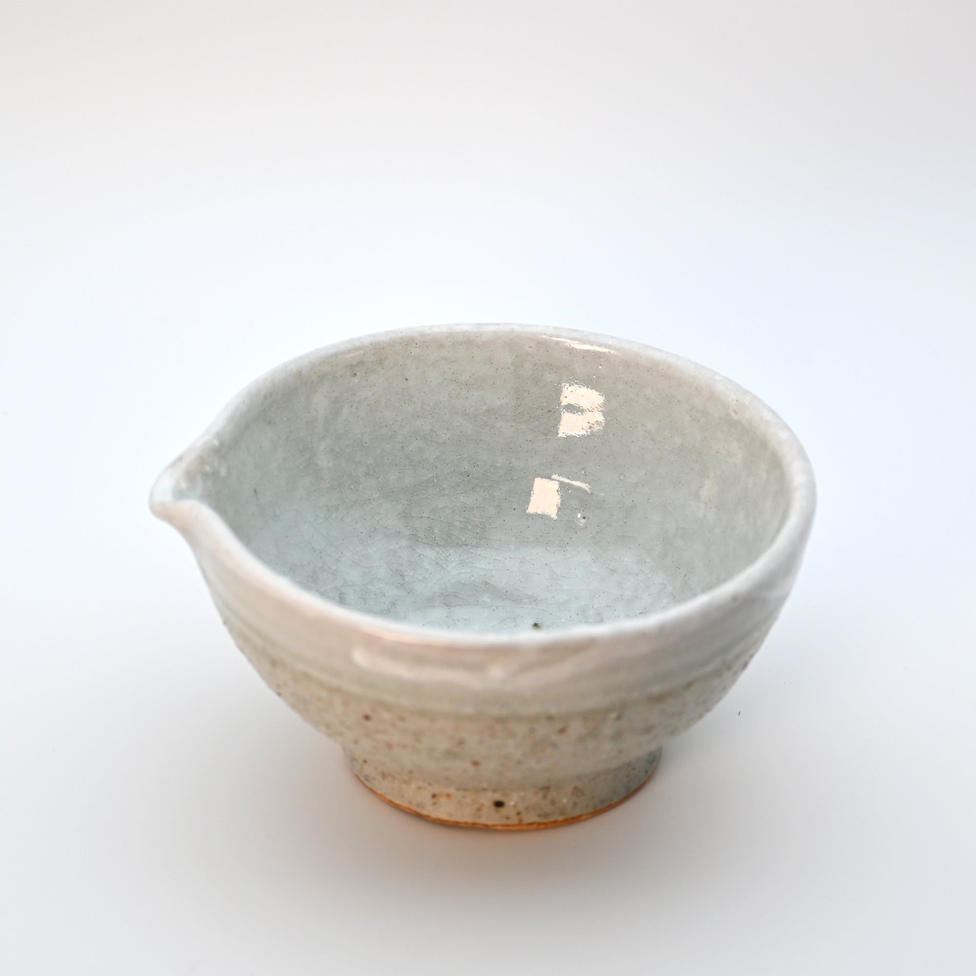 Katakuchi Matcha Bowl – White Pebble