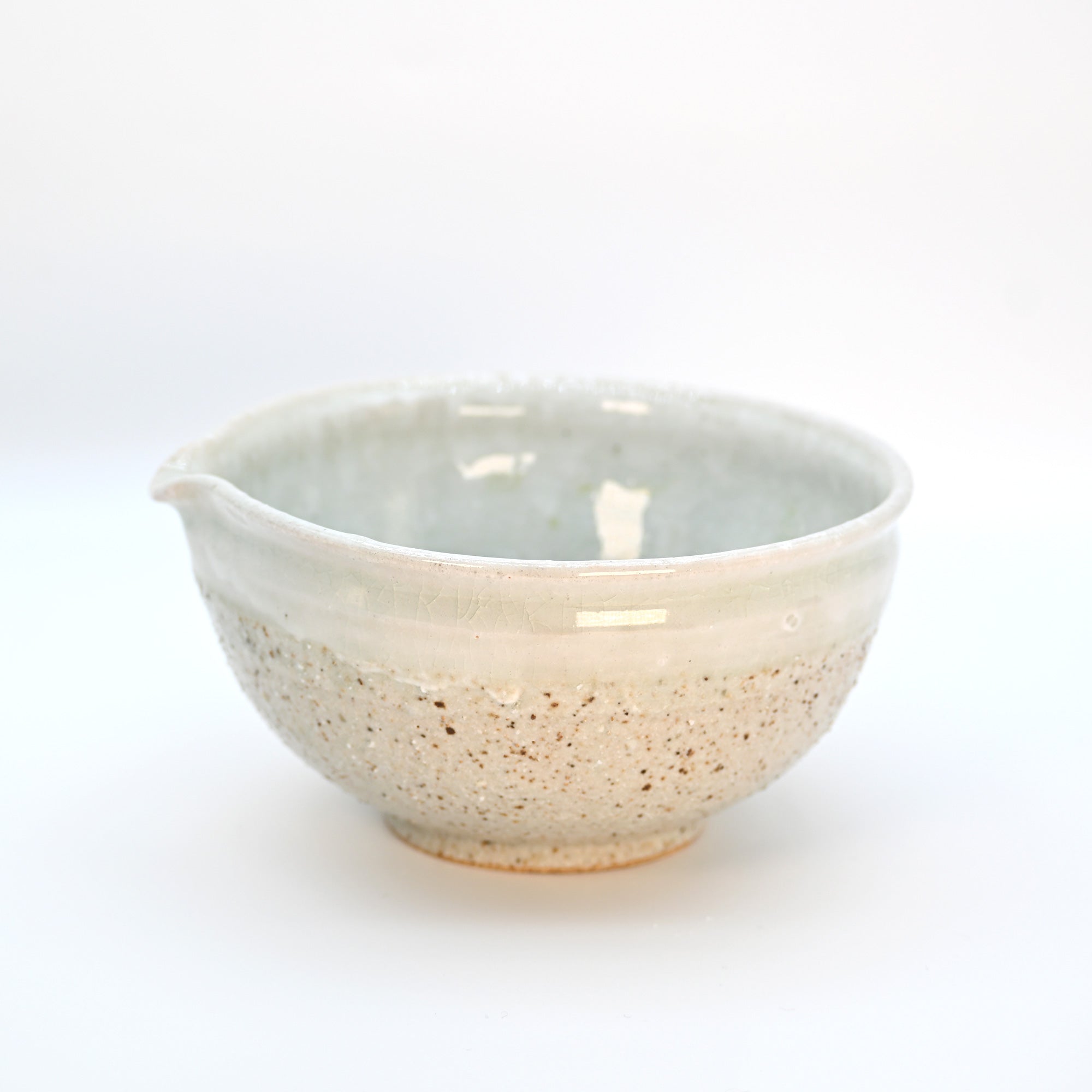 Katakuchi Matcha Bowl – White Pebble